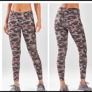 Fabletics Salar Camo Printed Powerhold Leggings